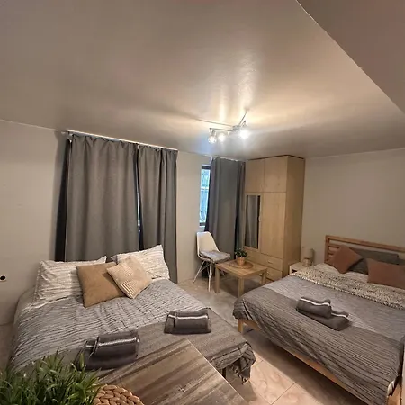 Apartment Center Warna